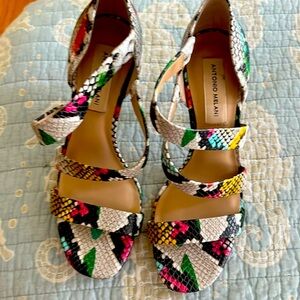 Vince Camuto size 7 sandals